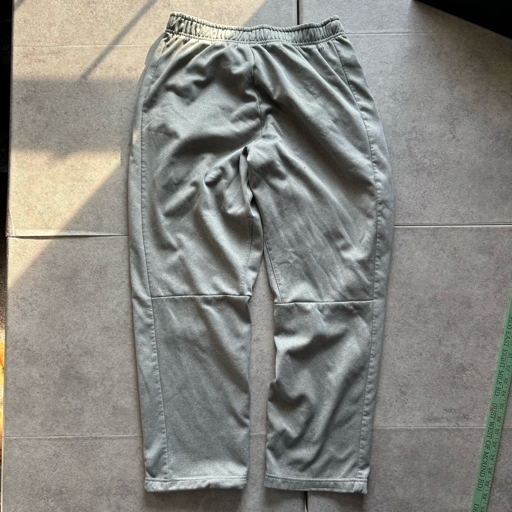 Gray nike therma fit sweatpants - Picture 9 of 9